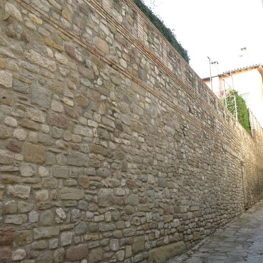 Mur al carrer de la Mare de Déu dels Àngels