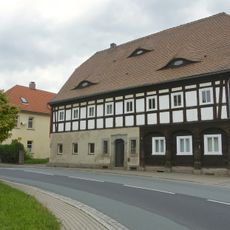 Ernst-Thälmann-Platz 4