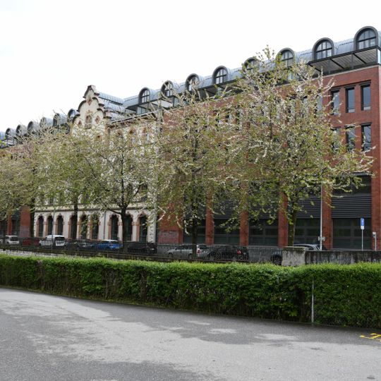 Wohn- und Geschäftshaus