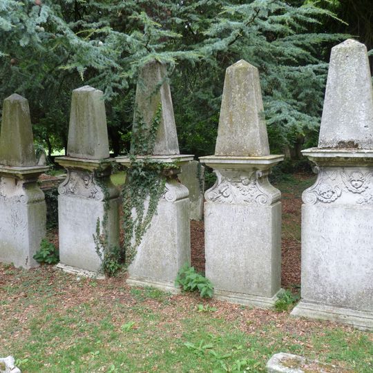 Group Of 6 Tombstones To The Grove Family In St Marys Churchyard