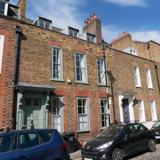 33, Albury Street Se8