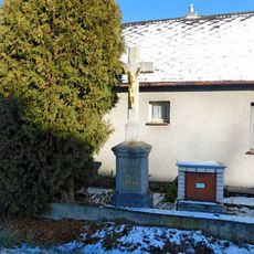 Kříž u č.p. 142 v Rohozné