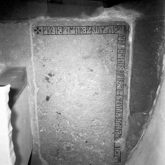 Gotland runic inscription 42