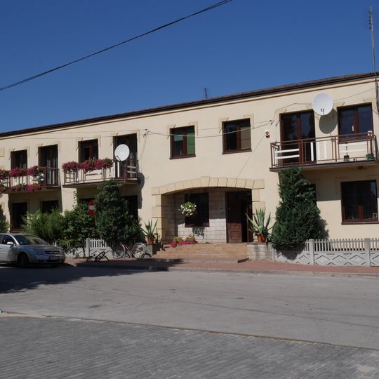 Plebania, Kościelna 16 w Pierzchnicy