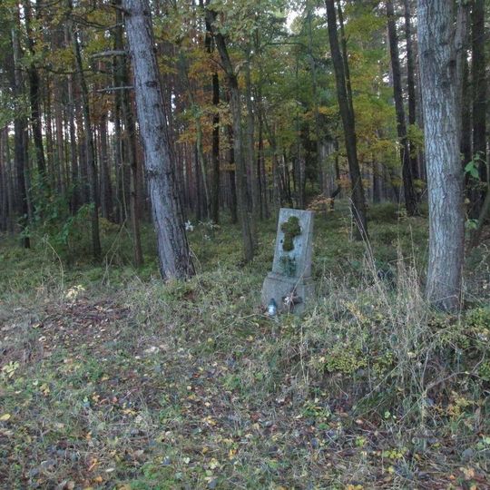 Kříž u křižovatky severně od Hvozdu