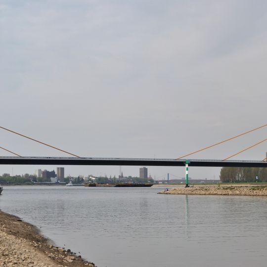 Rheinbrücke Neuenkamp