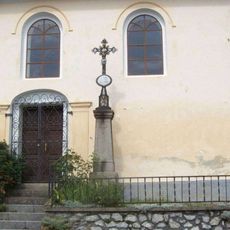 Kříž u kaple v Čímicích