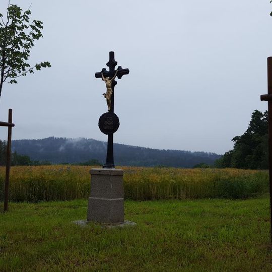 Kříž v Mítově, západně od Nových Mitrovic