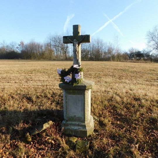 Kříž u silnice mezi Batelovem a Švábovem