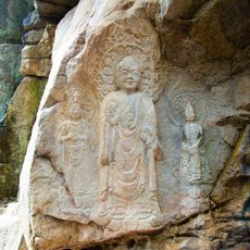 Rock-carved triad buddha in Seosan