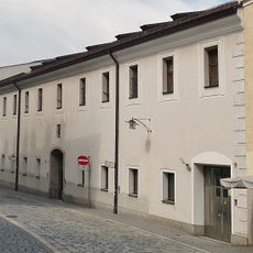 Ehemalige Fürstbischöfliche Wagenremise, 1814–1872 königliches Salzamtsgebäude, seit 1991 Dienstgebäude des Amtsgerichts