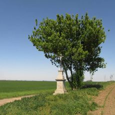 Kříž u Tištína na polním rozcestí