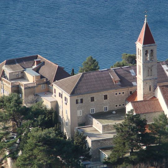 Dominikanski samostan i crkva sv. Marije Milosne u Bolu
