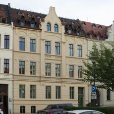 Mietshaus in geschlossener Bebauung Konsulplatz 7