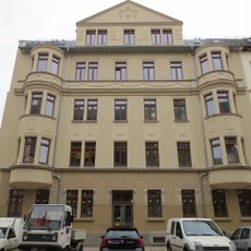 Mietshaus in vormals vermutlich geschlossener Bebauung Fabriciusstraße 1