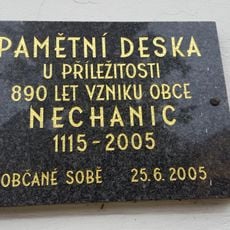 Pamětní deska na kapli v Nechanicích