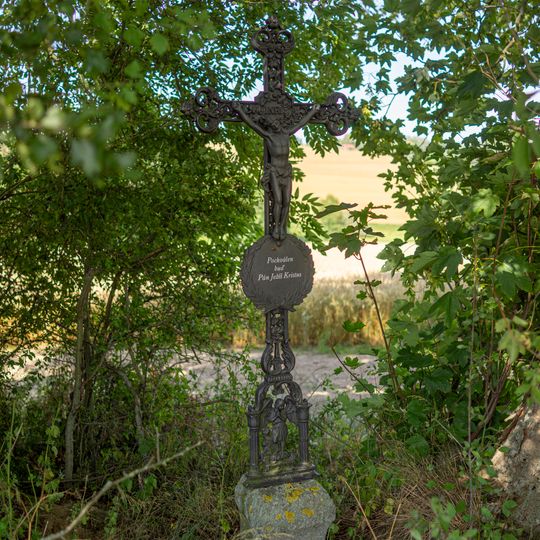 Kříž severně od Takonína