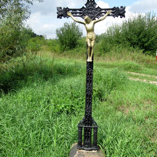 Kříž u silnice severozápadně od Drahoňova Újezdu