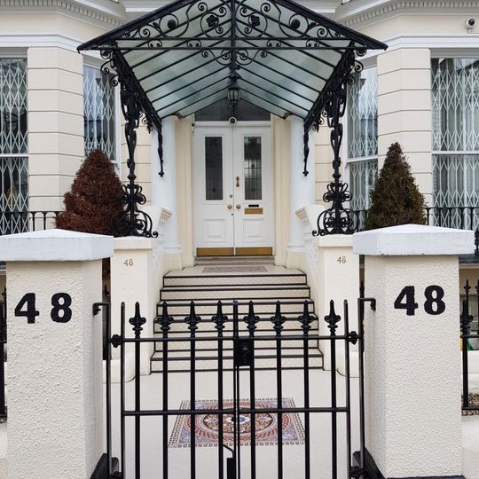 48, Holland Park W11