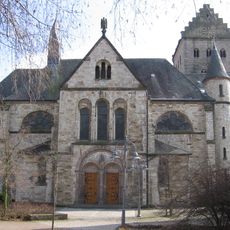 St. Michael, Kirchborchen