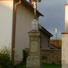 Kříž u kaple v Kozlanech