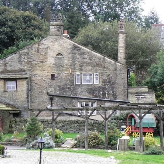 West Scholes House And Cottage