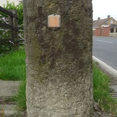 Milestone, Bath Road, by Pump Cottage