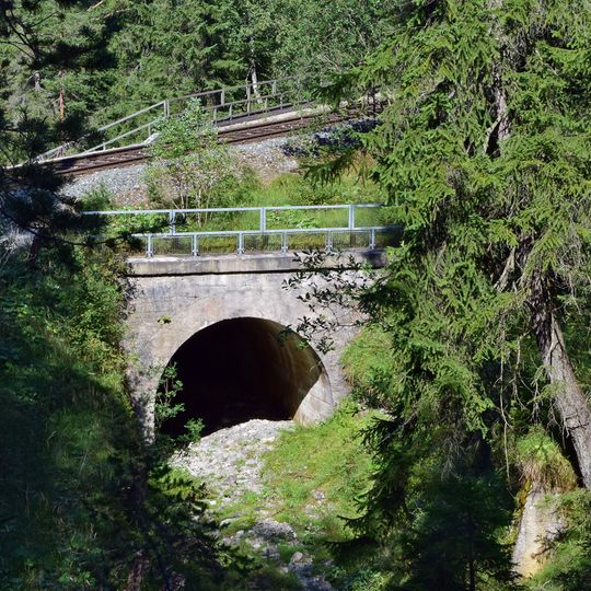 3 Brücken zw. HS Seefeld-Playcastle u. Brücke Reiserichgraben