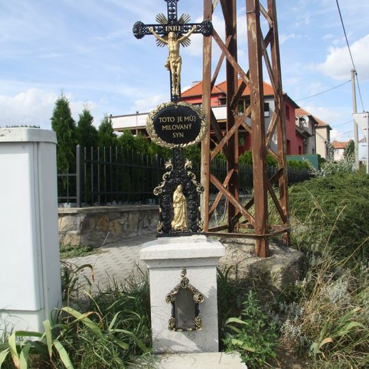 Kříž na křižovatce ulic Legionářská a Sokolovská