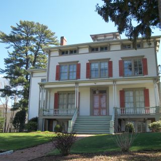 Charles Woodhull House