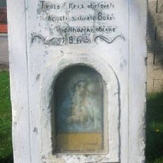 Kříž na rozcestí ve Vodochodech