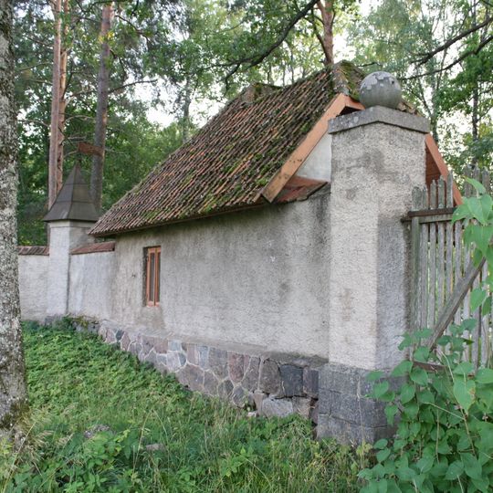 Jaungulbene Manor Park Walls
