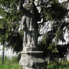Socha svatého Jana Nepomuckého u silnice jižně od Rychnova