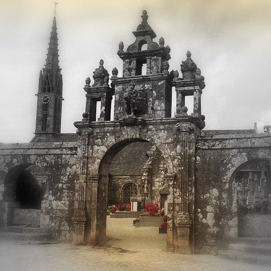 Église Saint-Pierre-et-Saint-Paul d'Argol