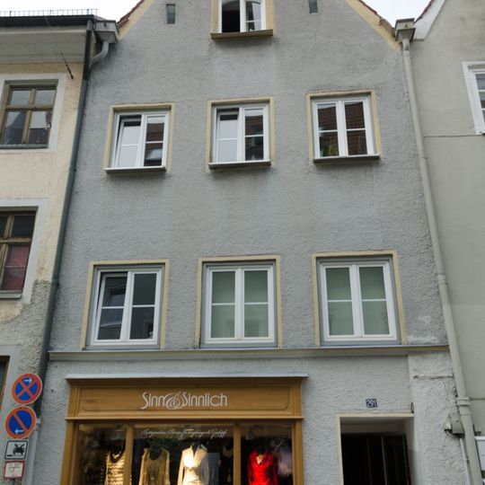 Wohn- und Geschäftshaus