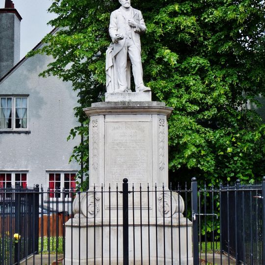 Statue of James Stuart