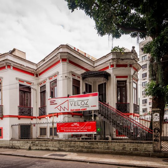 Rua Esteves Júnior, 4