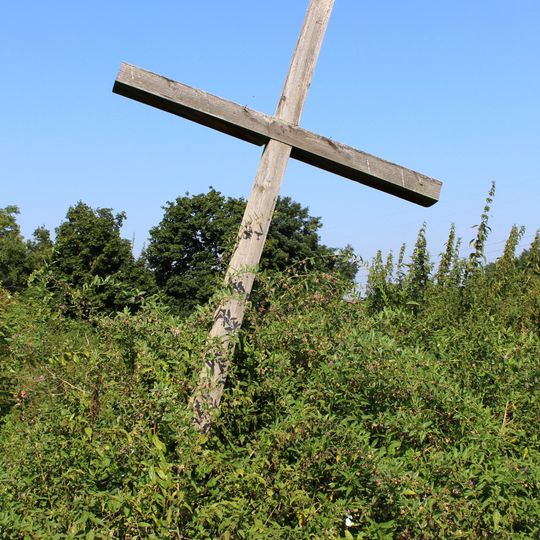 Kříž u polní cesty jižně od Cvrčovic