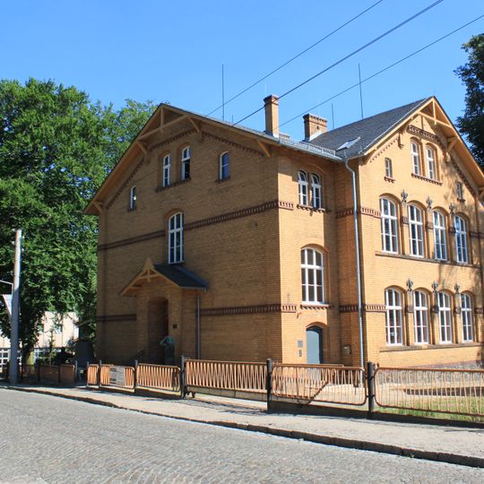 Freifrau-von-Löwendal-Straße 3