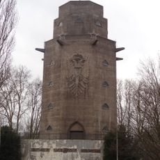 Wasserturm und Gedenkstätte auf dem Wartberg