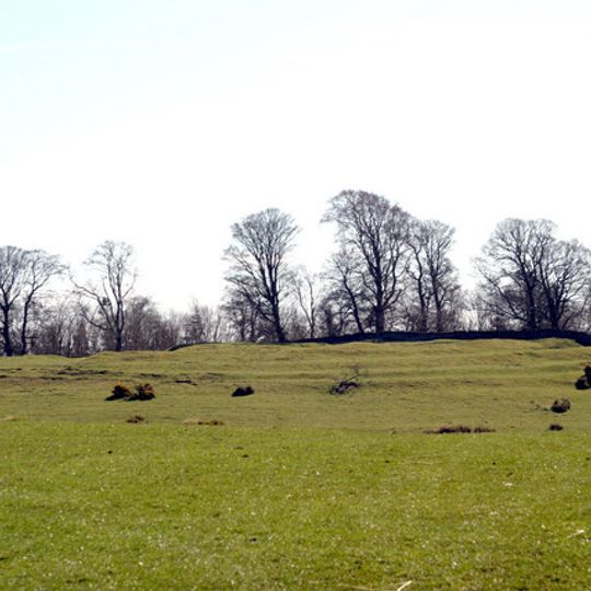 Defended settlement on Slate Hill, 300m north west of Bolam Lake