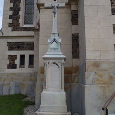 Kříž ve Vítkově u farního kostela Nanebevzetí Panny Marie