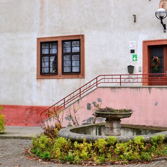 Kašna u zámku v Mašťově