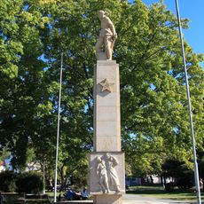 Pomník sovietskej armáde, socha