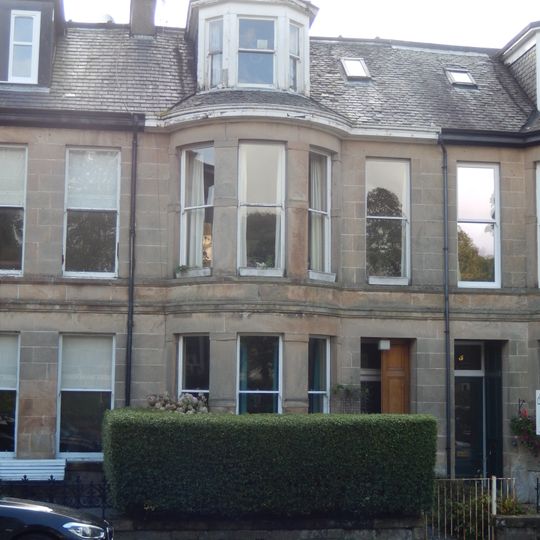 4 Glenan Gardens, Argyle Street West, Helensburgh