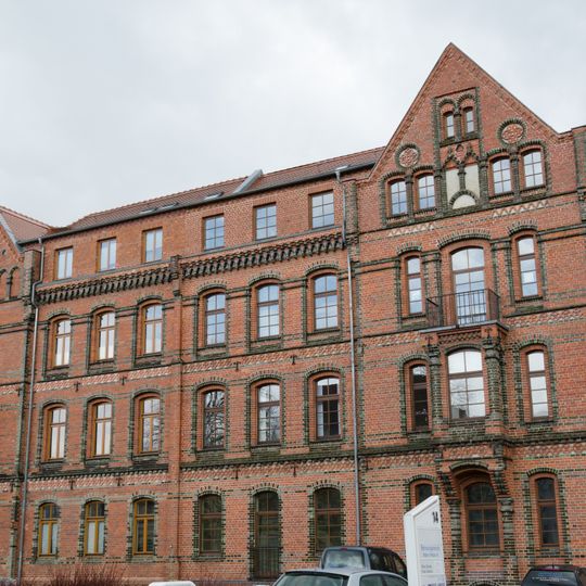 Hälfte eines Doppelmietshauses Dr.-Friedrichs-Ring 14