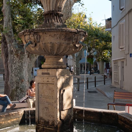 Fontaine, avenue Victor Hugo, Cassis