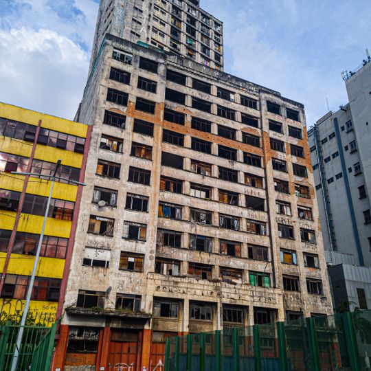 Prestes Maia building