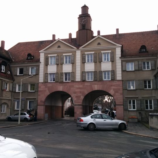 Torhaus mit Durchfahrt der zentralen Hausgruppe der Gartenstadt Werderau