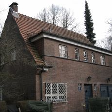 Chauffeurshaus & Garage Thielallee 10